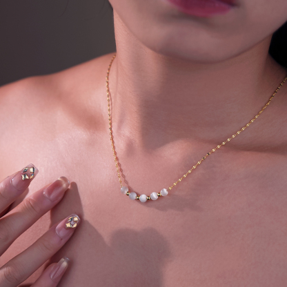 Women's Pearl Necklace