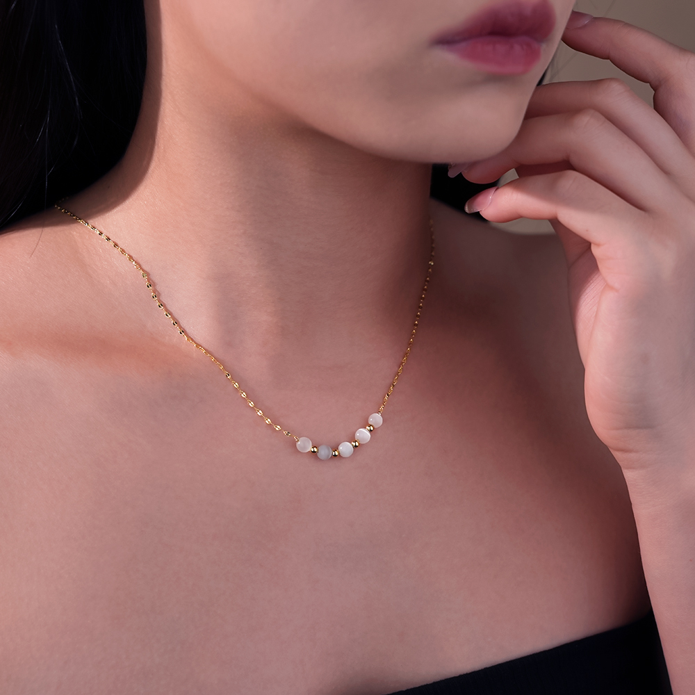 Women's Pearl Necklace