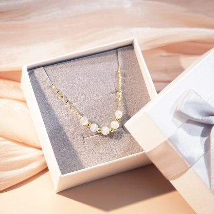 Women's Pearl Necklace