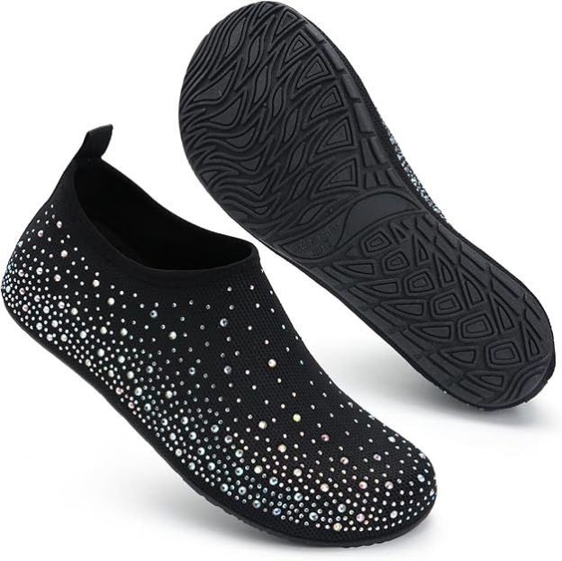 Indoor and outdoor travel slippers
