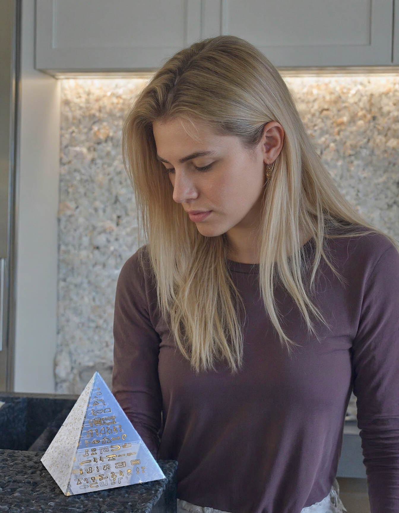Love Guardian Pyramid-Emotional Energy Shield for North AmericanWomen Over 30-futurecuex