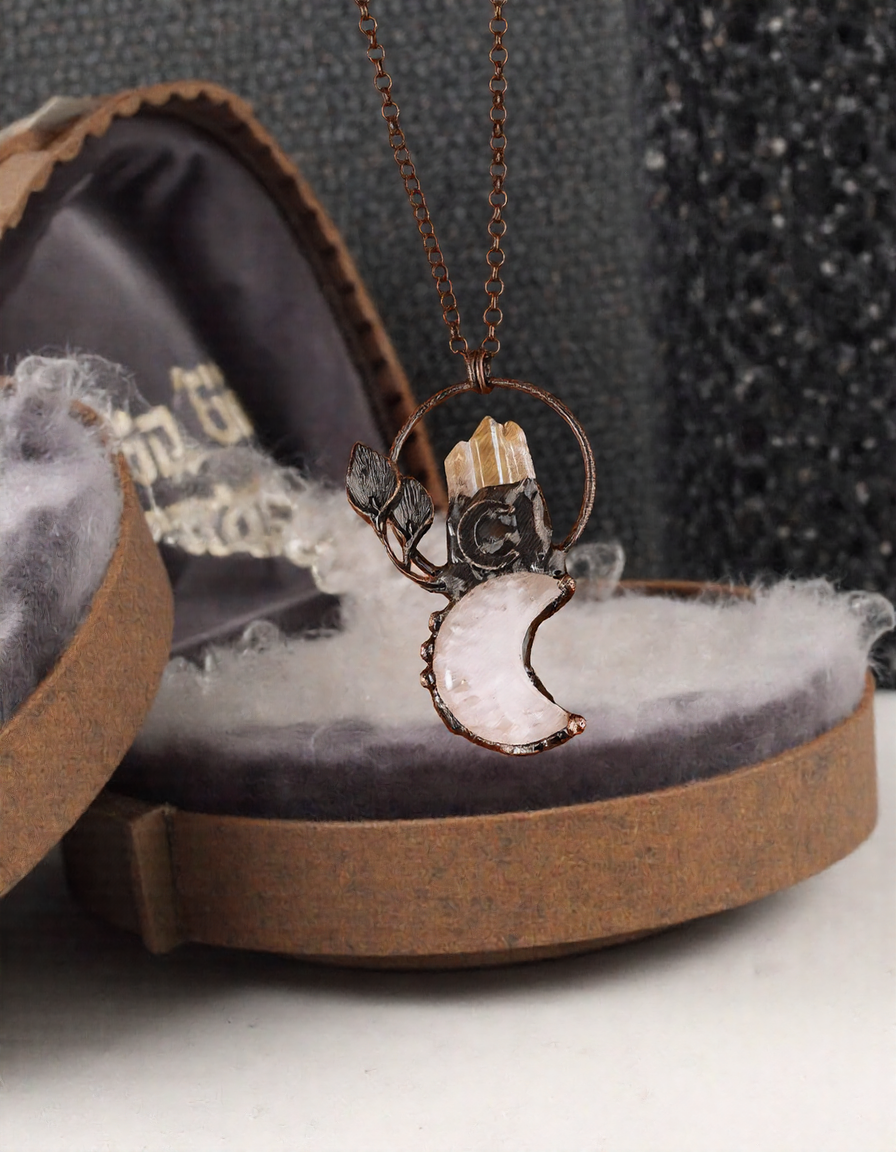 Gottess NewMoon Guardian Pendant-futurecuex