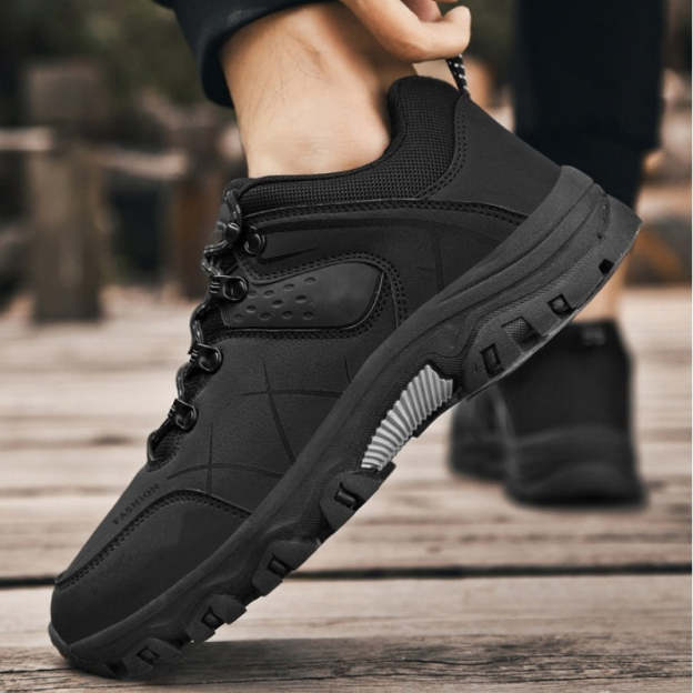 Latest Men's Genuine Leather Non-Slip Waterproof Outdoor Hiking Shoes