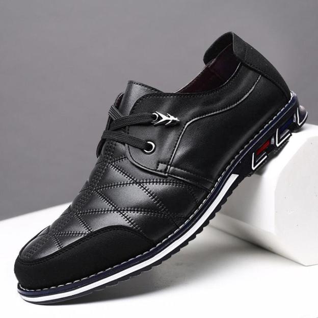 Large Size Men Plaid Leather Soft Lace Up Comfy Casual Shoes