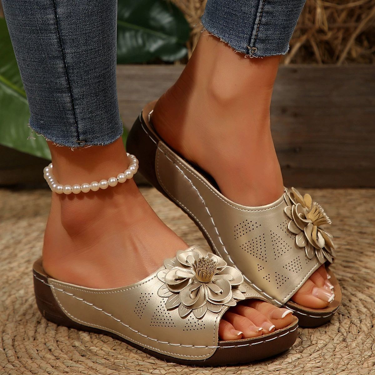 🔥Last Day Promotion 50% OFF - Women's Floral Decor Comfort Wedge  Sandals