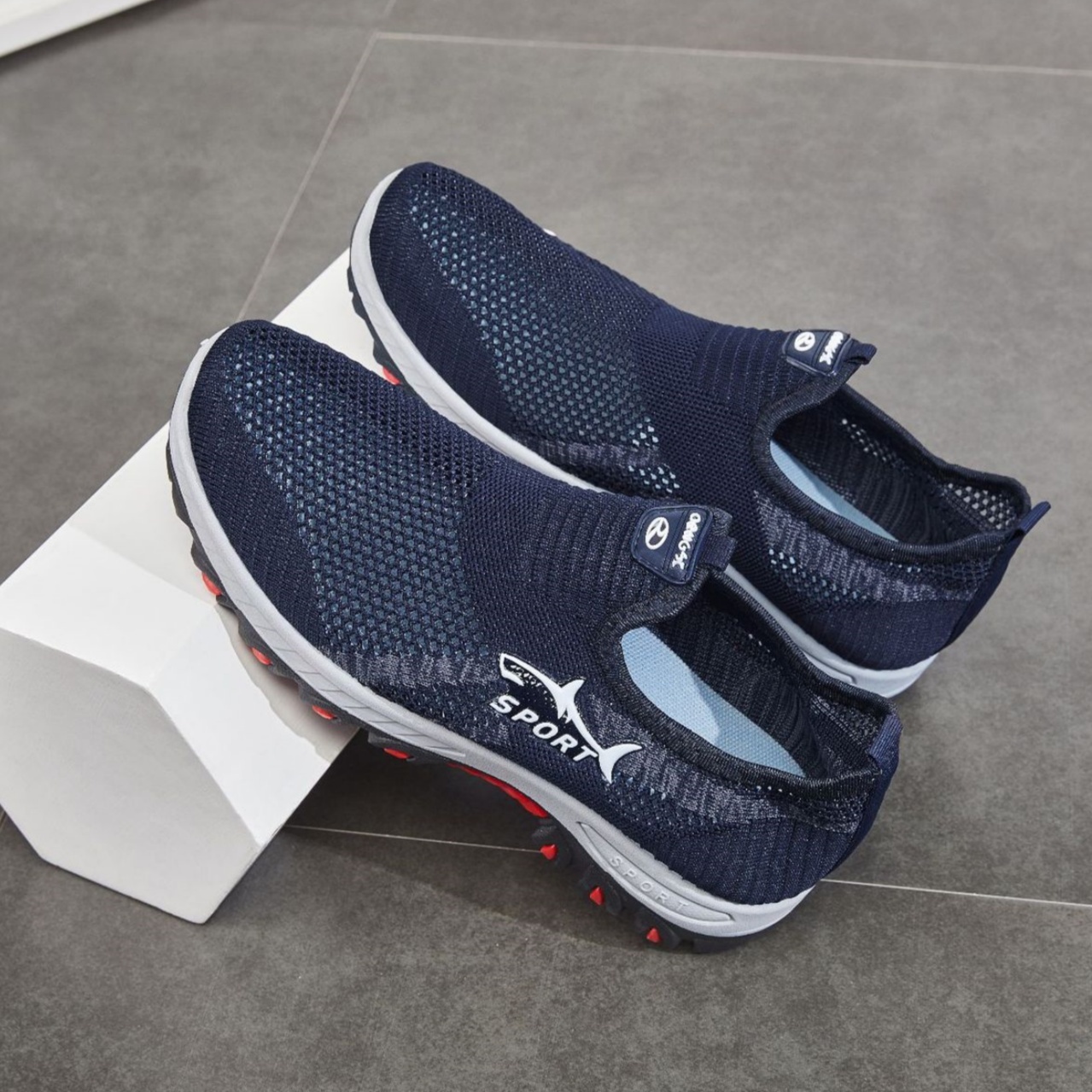 Lightweight Summer Mesh Sneakers for Men Breathable & Stylish