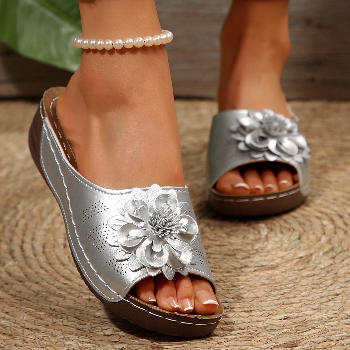 🔥Last Day Promotion 50% OFF - Women's Floral Decor Comfort Wedge  Sandals