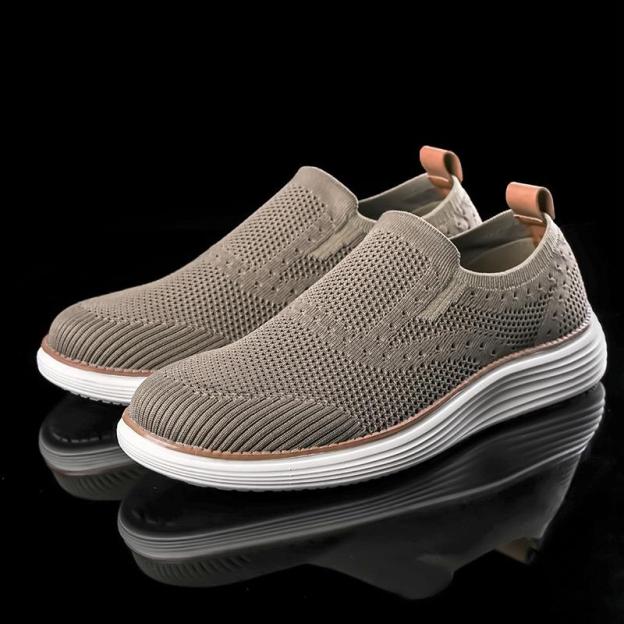 New slip on lightweight fly-knit casual sneakers