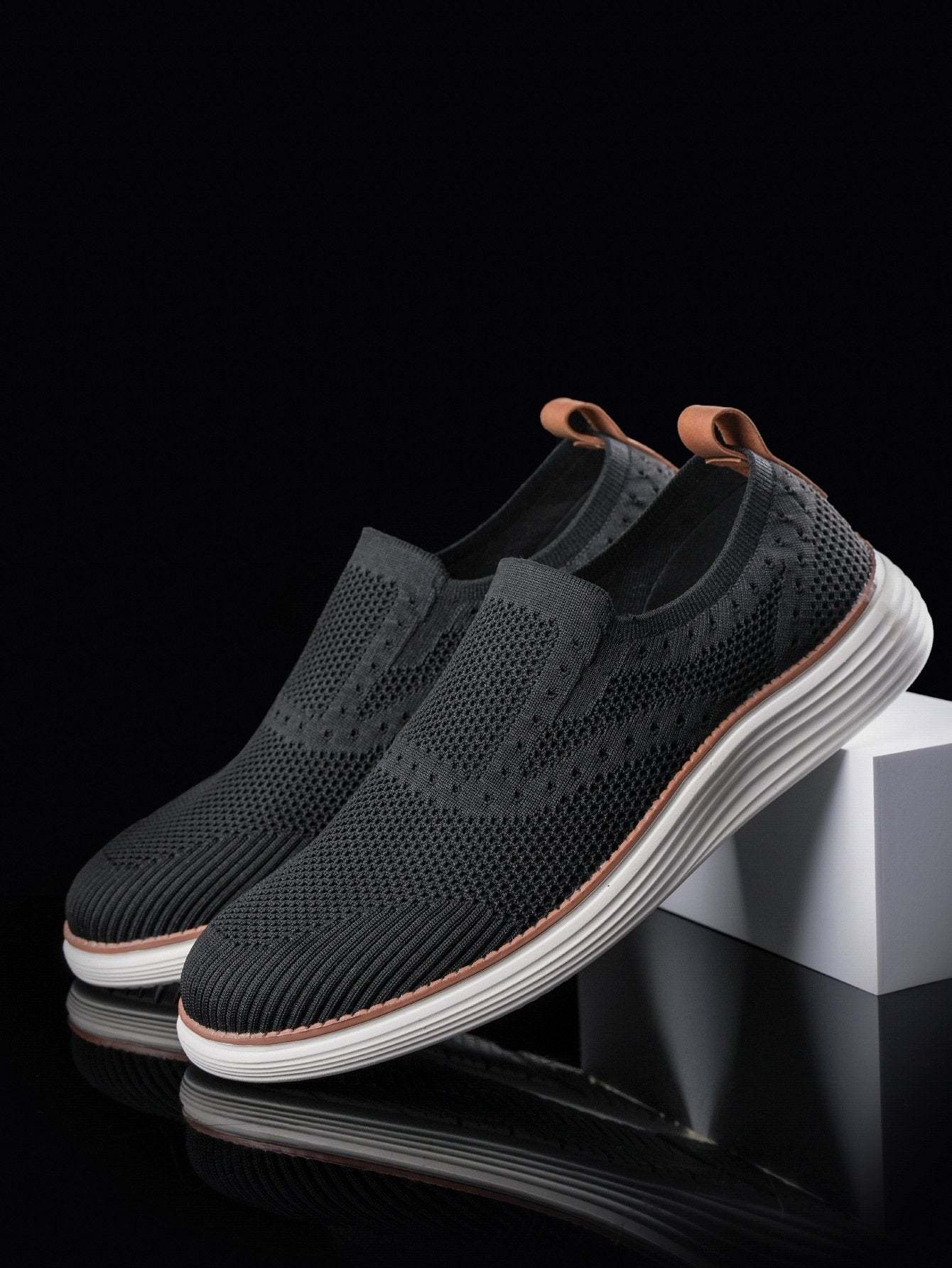 New slip on lightweight fly-knit casual sneakers