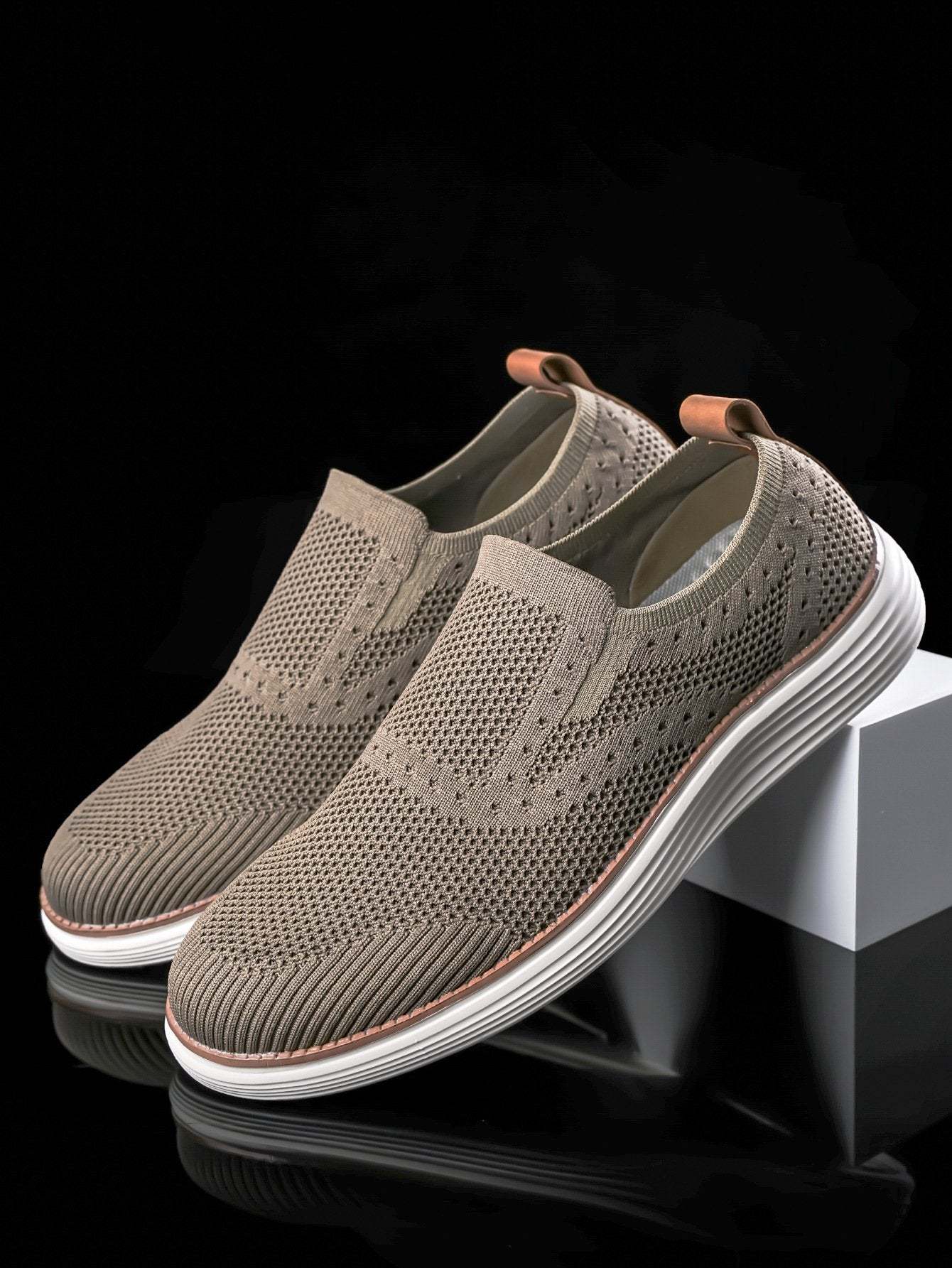 New slip on lightweight fly-knit casual sneakers