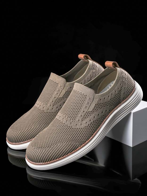 New slip on lightweight fly-knit casual sneakers