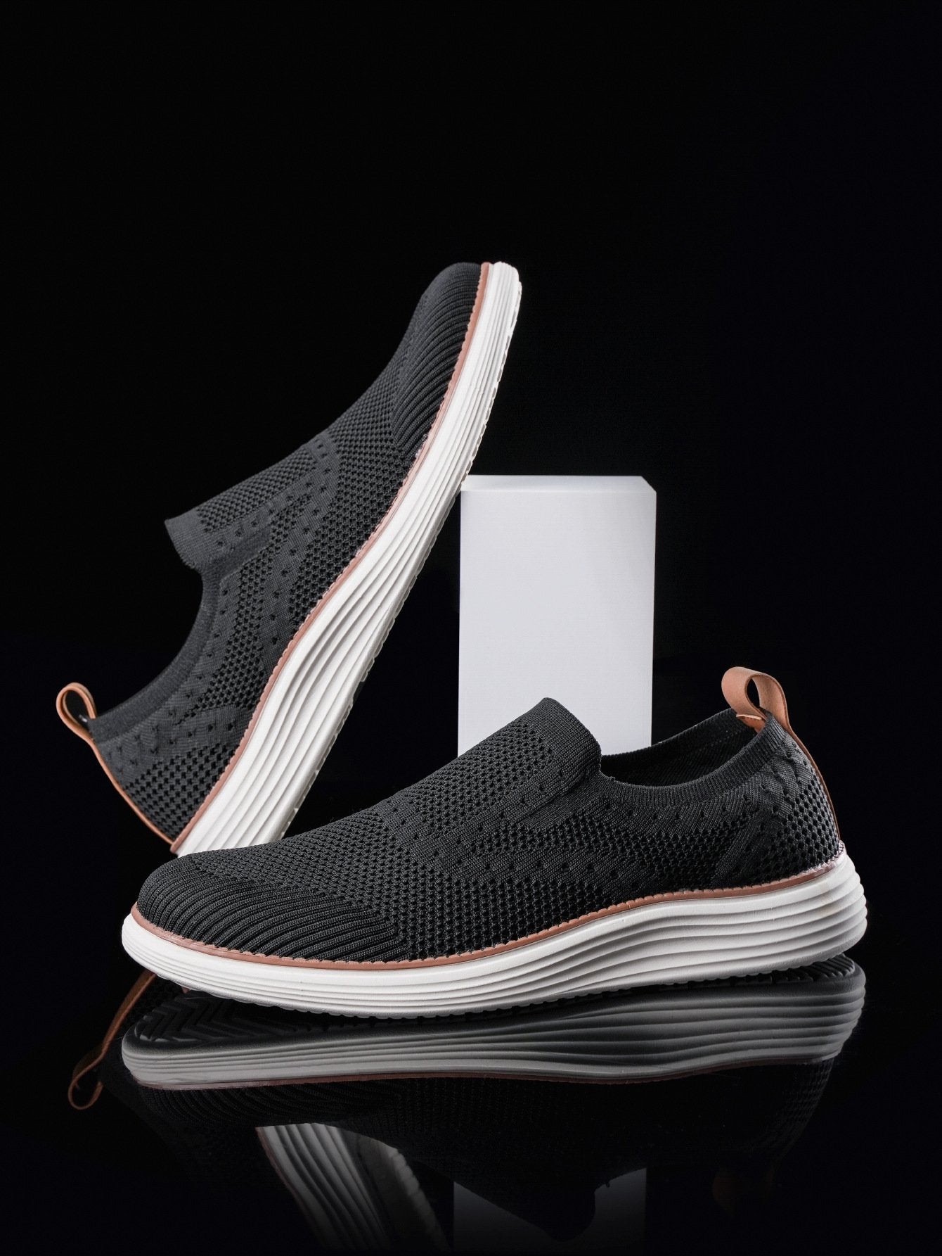 New slip on lightweight fly-knit casual sneakers