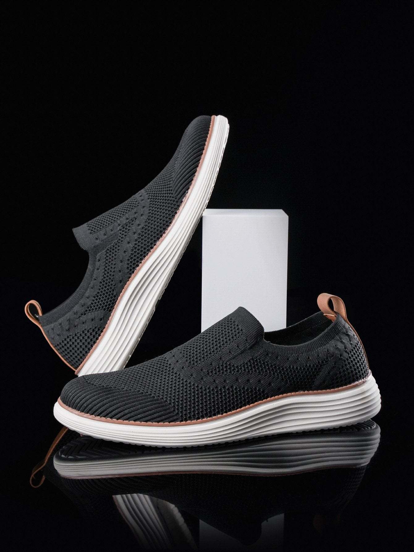 New slip on lightweight fly-knit casual sneakers
