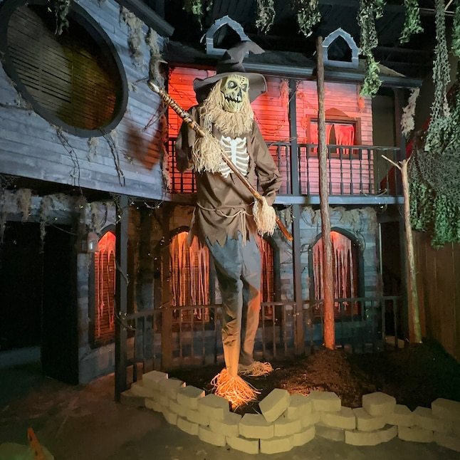 Haunted Living 12-ft Lighted Animatronic Scarecrow