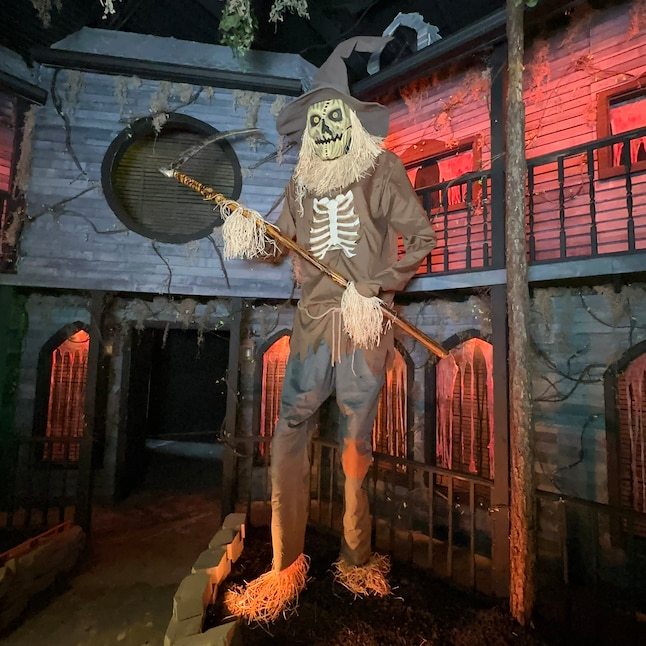 Haunted Living 12-ft Lighted Animatronic Scarecrow