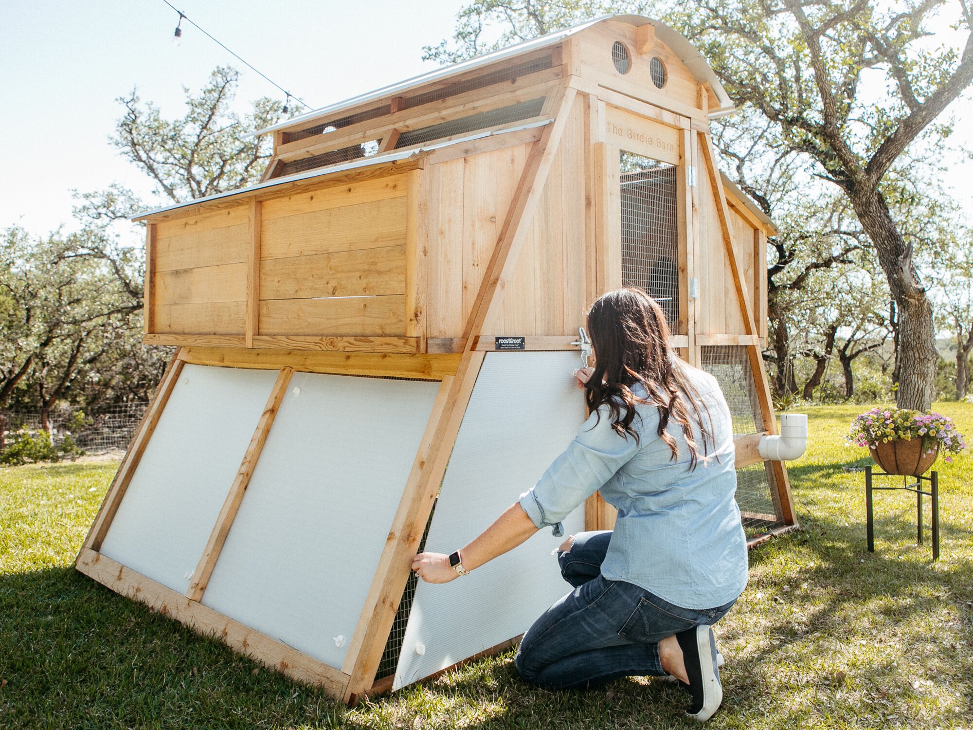 🔥🔥Round-Top Loft Chicken Coop Up to 20 Hens Self-Contained