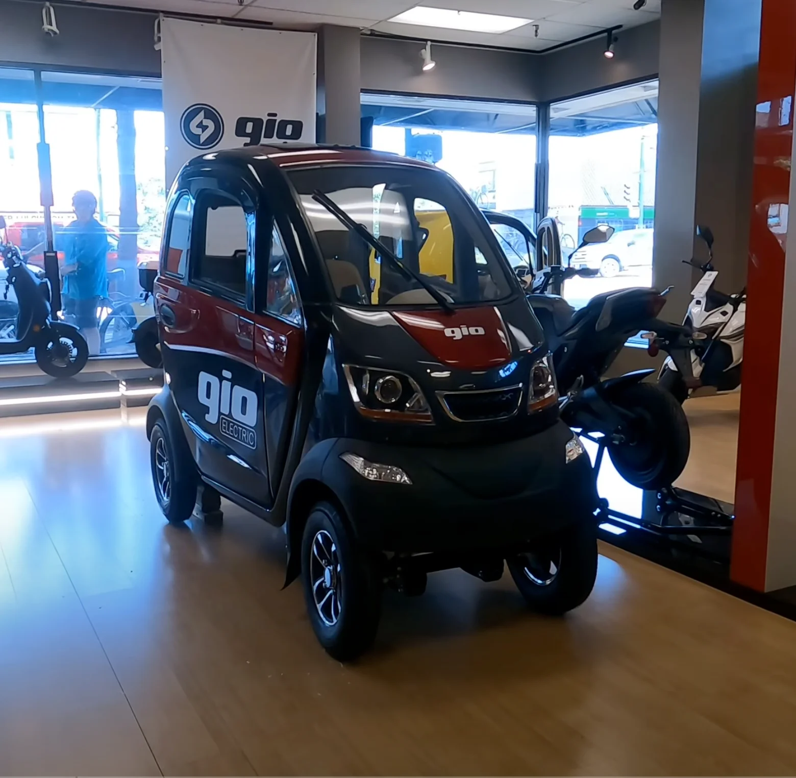 ✨All-Season Enclosed Mobility Scooter