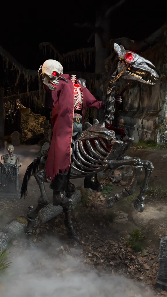 8.5 ft. Giant-Sized Animated LED Knight Dullahan