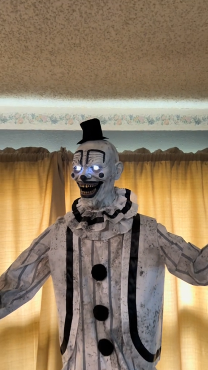 12-ft Lighted Animatronic clown