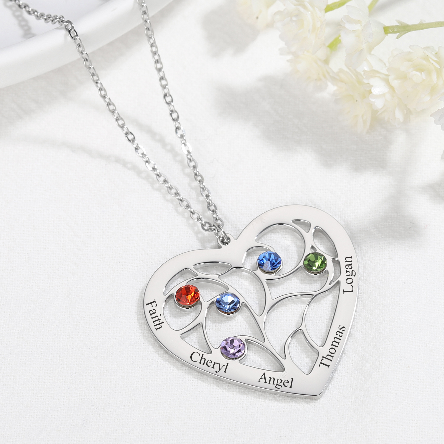 Personalized 5 Names Heart-shaped Tree of Life Necklace