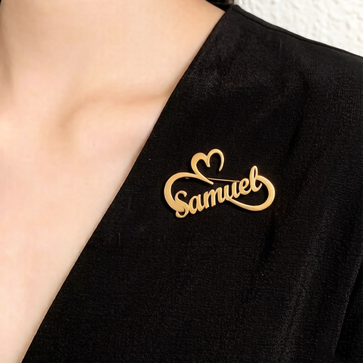 Custom Name Heart Ribbon Brooch