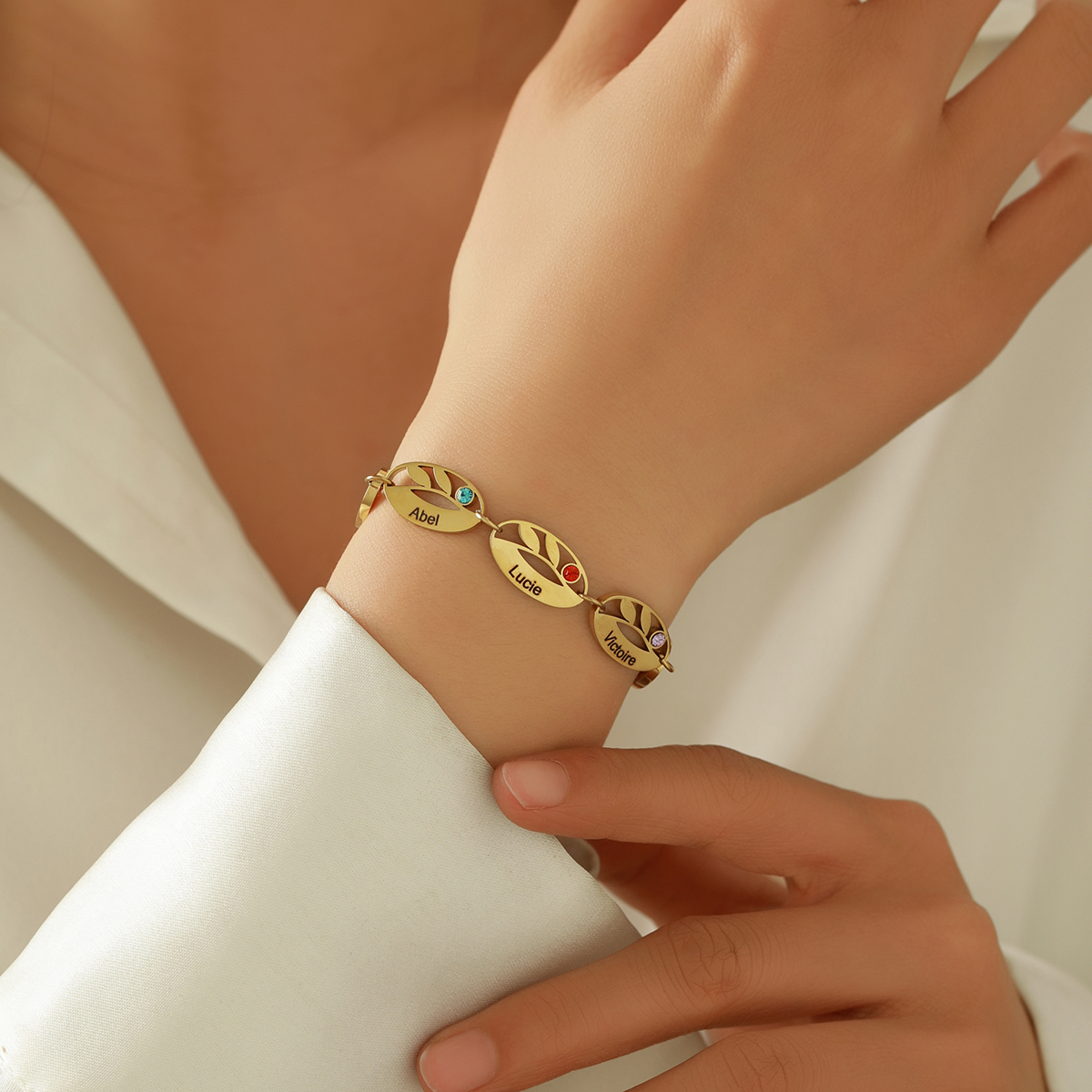 Custom Name Bracelet with brithstone in the Shape of Leaf Veins