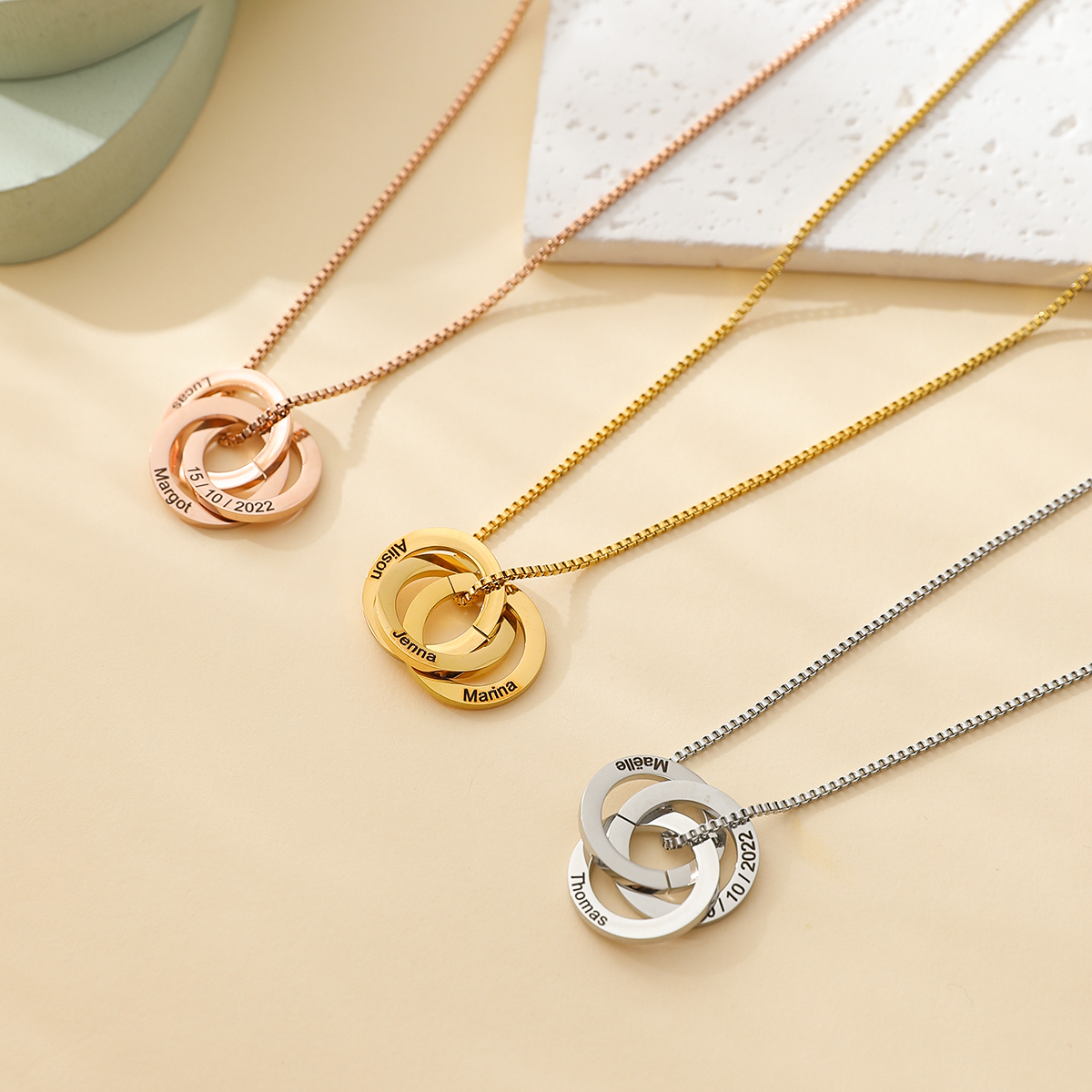 Costom Interlocking Rings Engraved Name Necklace