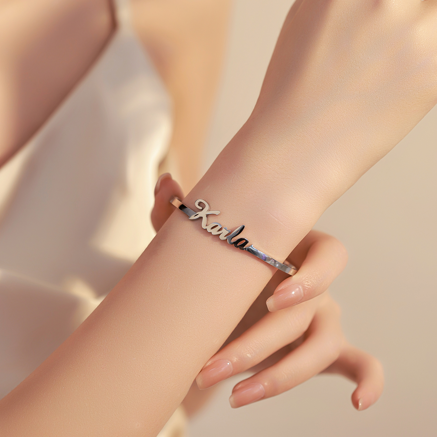 Classic Hot Selling Custom Thin Style Name Bracelets