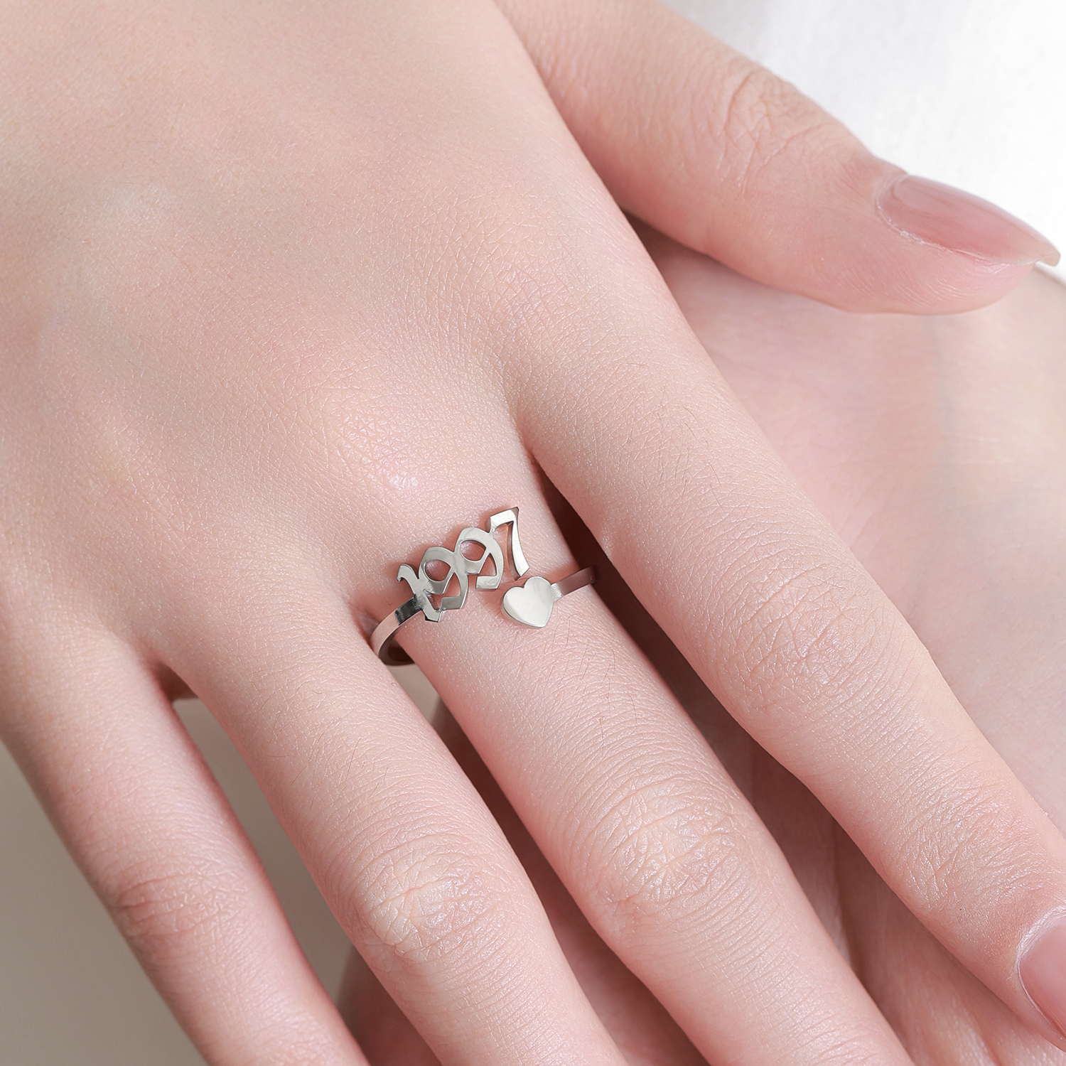 Custom Rings with Heart shaped for Memorial Years