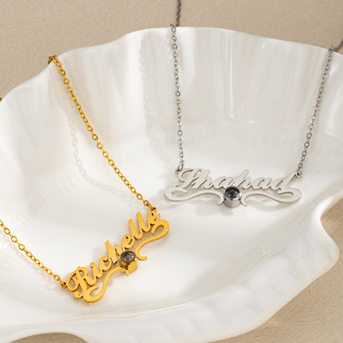 [Copy]Custom Necklace with Name & Photo on Heart-shaped Projection Stone