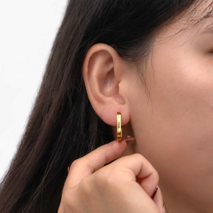 Square-Round Earrings Engraved With Names
