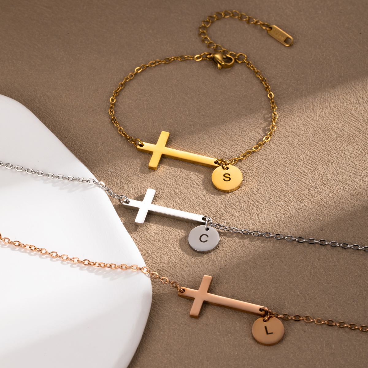 Customizable Single-letter Round Disc Cross Bracelet
