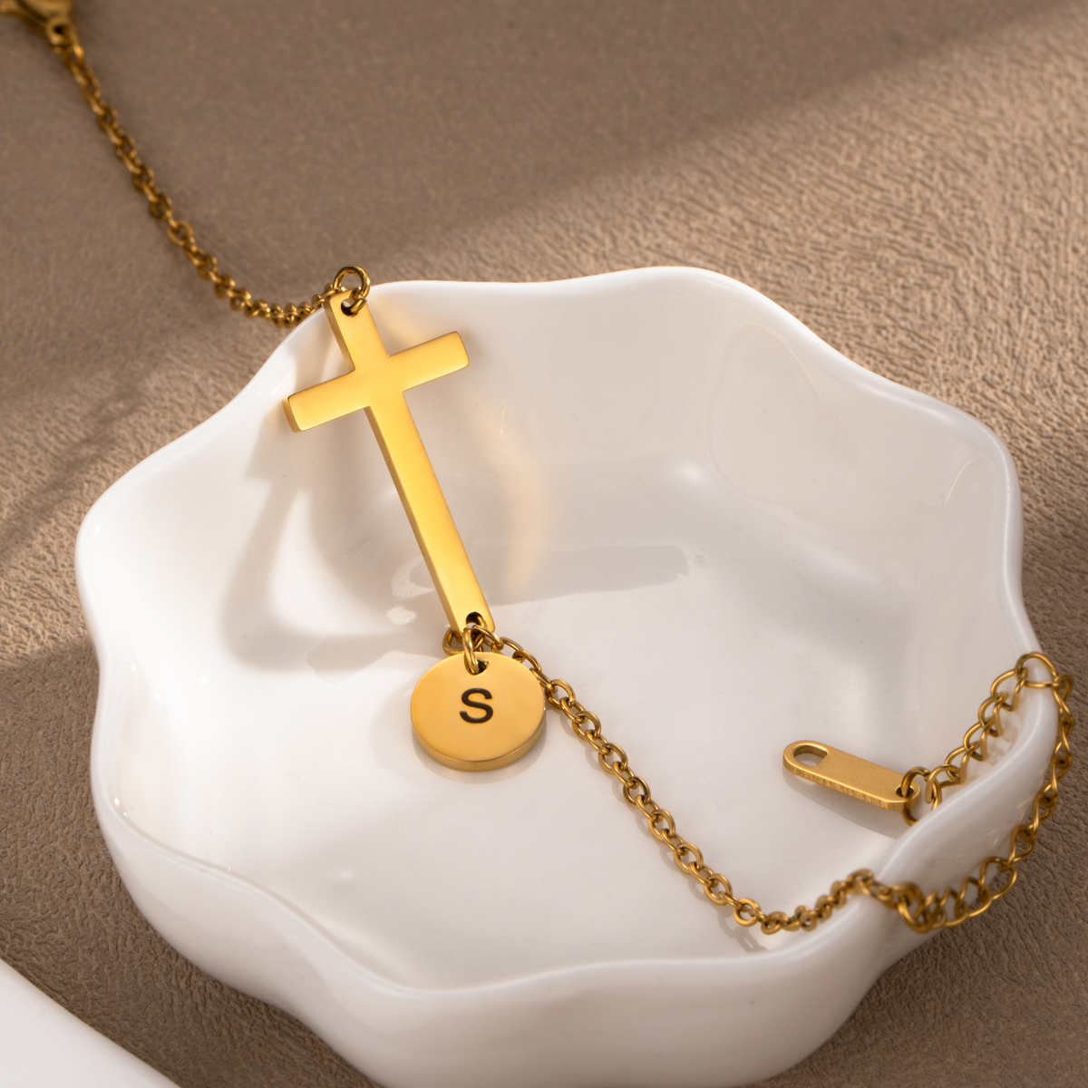 Customizable Single-letter Round Disc Cross Bracelet
