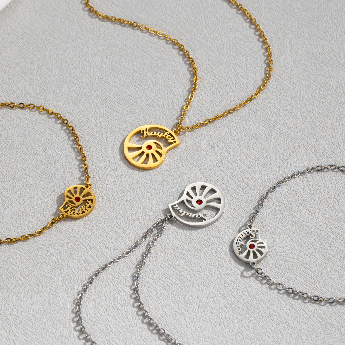 Cobination conch shaped necklace and bracelet set