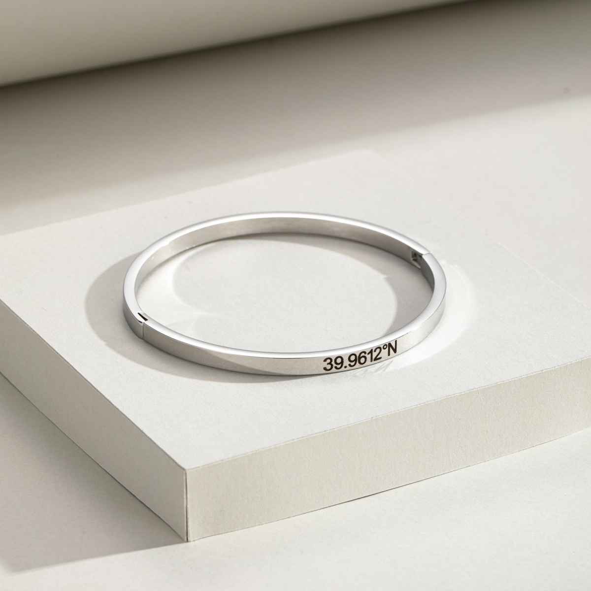 [Copy]Thin Version Engraved Bracelet For Expressing Love 