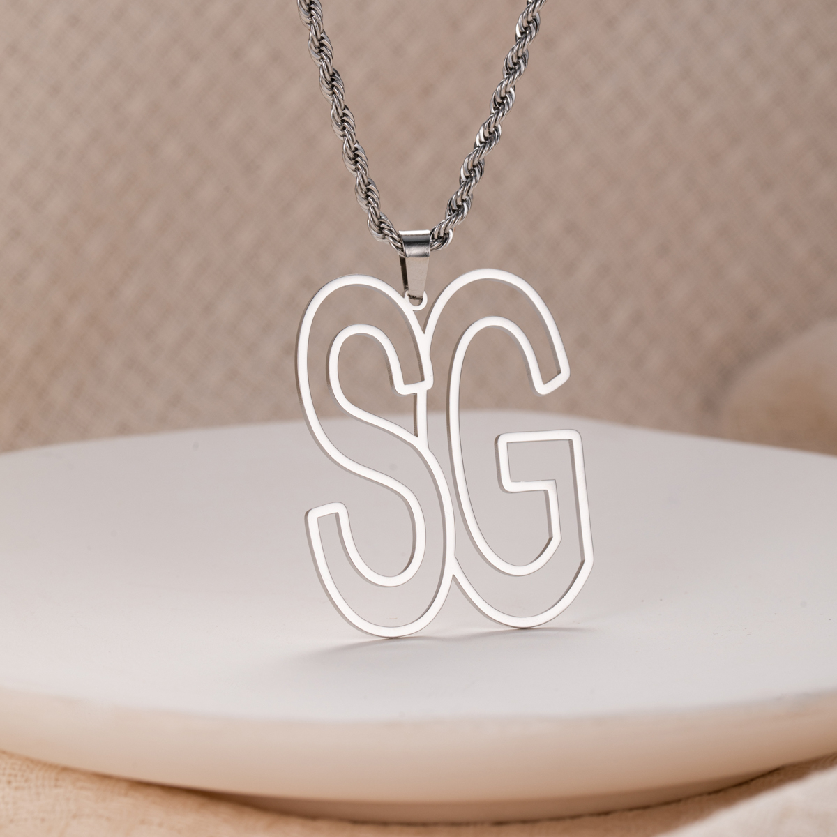 Customized Necklace with Simple Double-Letter Hollow Design 