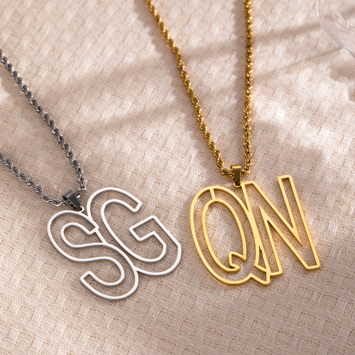 Customized Necklace with Simple Double-Letter Hollow Design 