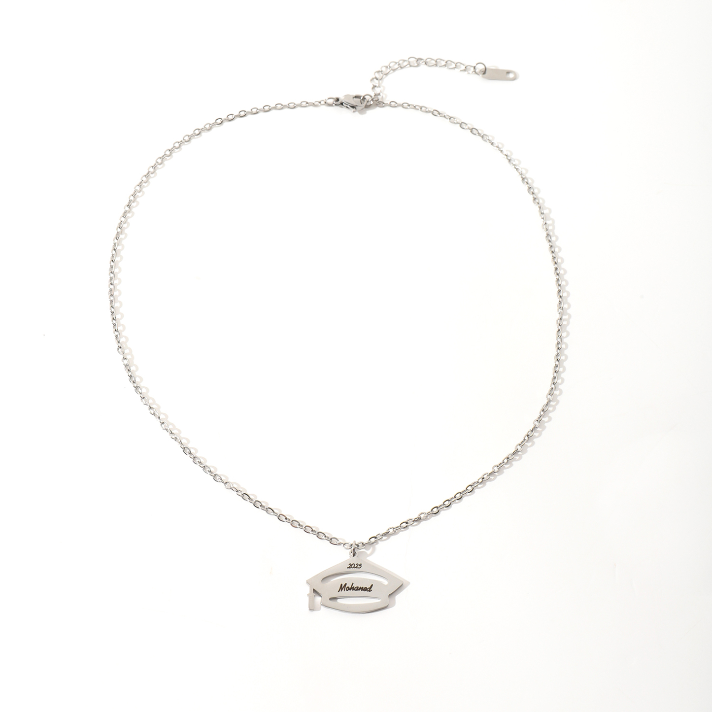 Custom Necklace with the Year and Name in the Shape of a Graduation Ca