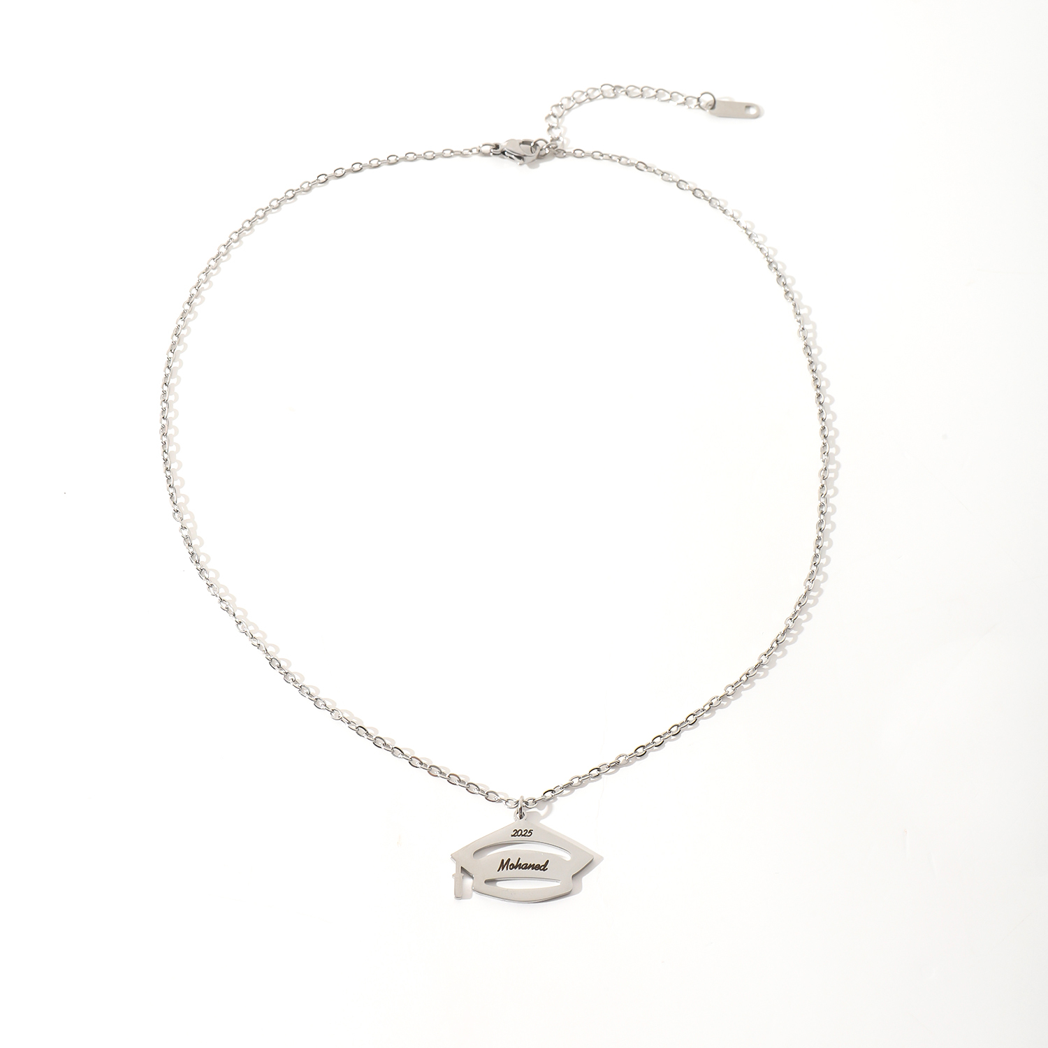 Custom Necklace with the Year and Name in the Shape of a Graduation Ca