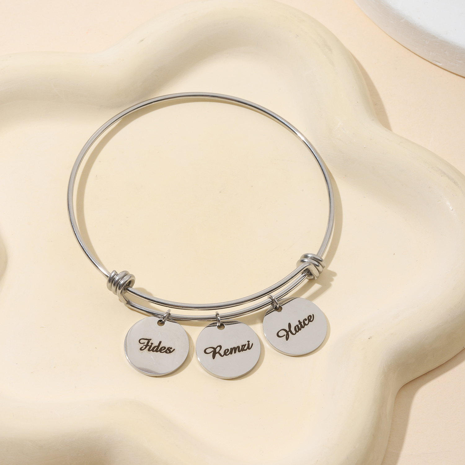 Classic Custom Name Bracelet with Disc Shape