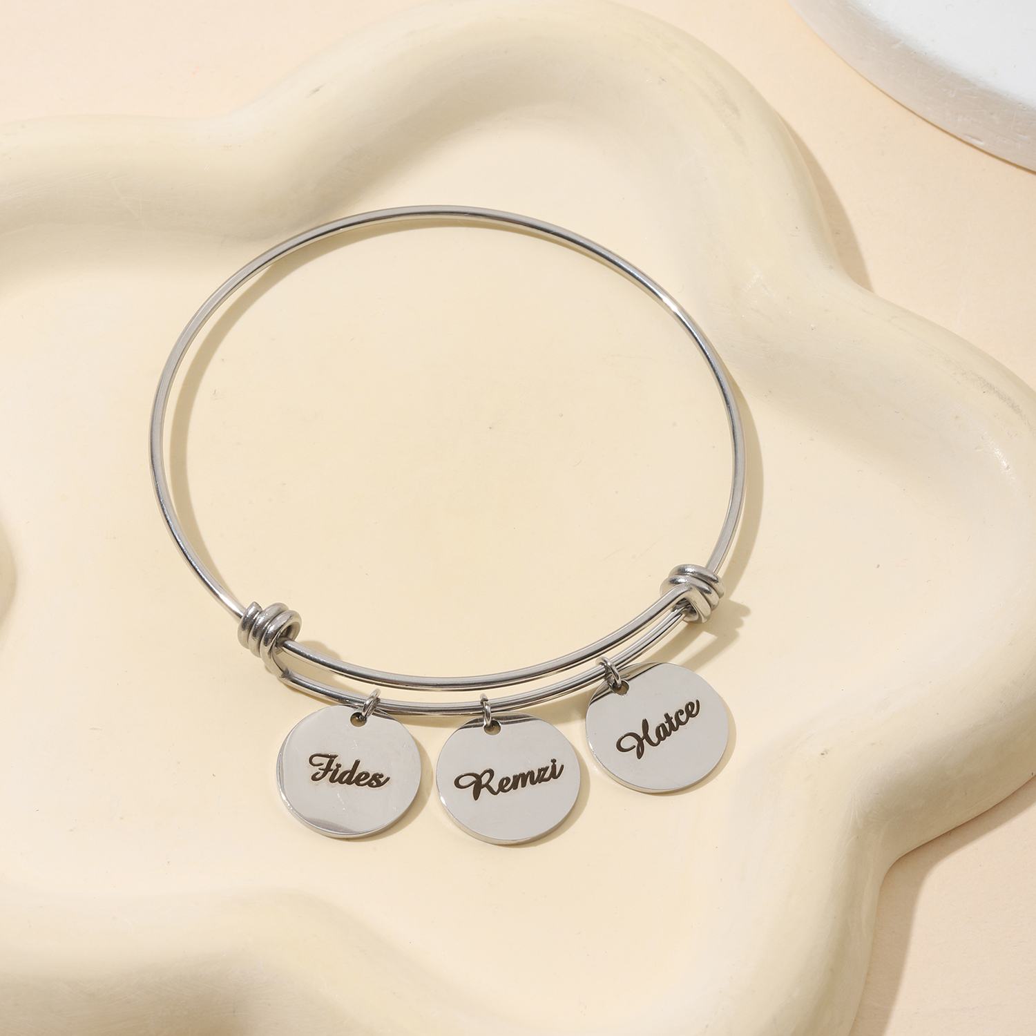 Classic Custom Name Bracelet with Disc Shape