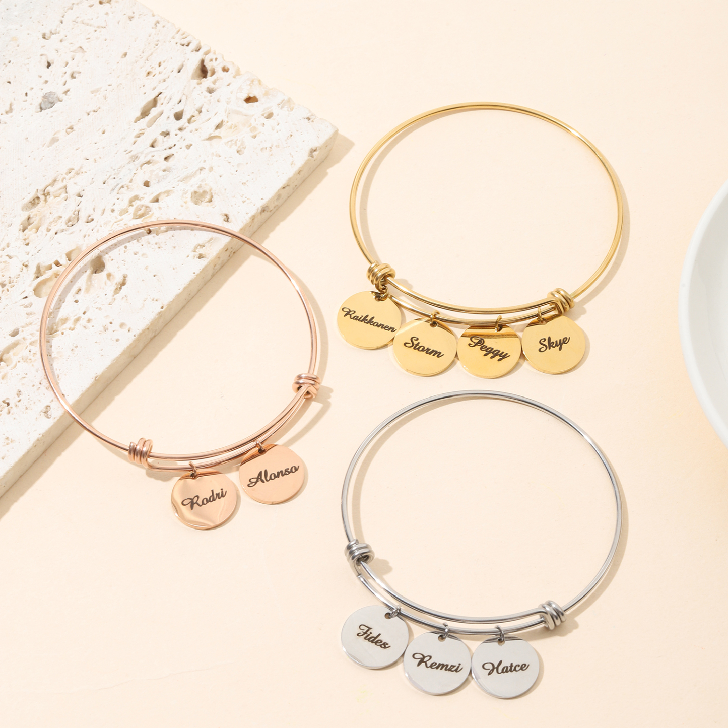 Classic Custom Name Bracelet with Disc Shape