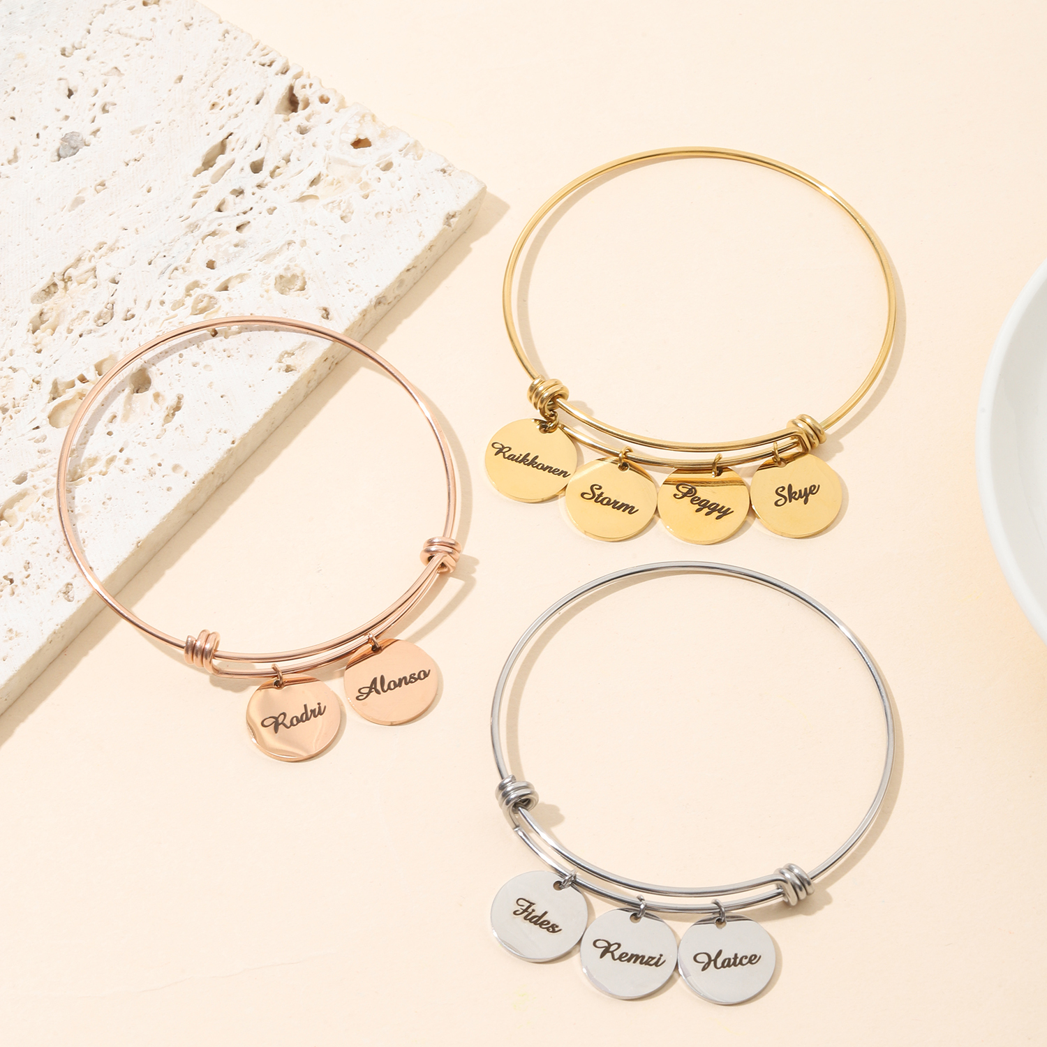 Classic Custom Name Bracelet with Disc Shape