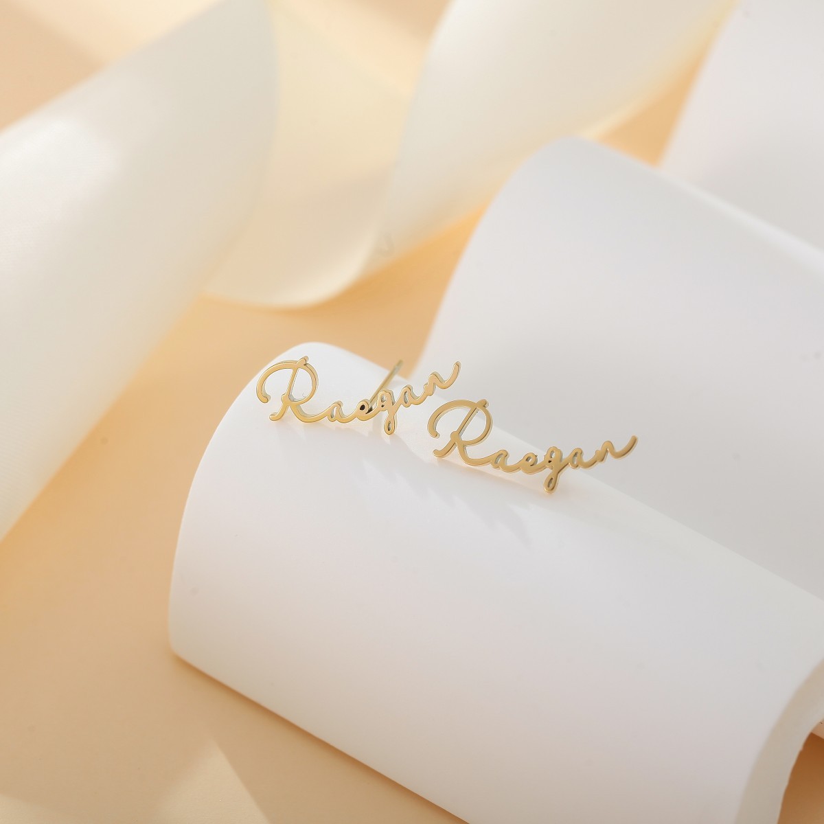 [Copy]Custom Round Stud Earrings with Three Letters