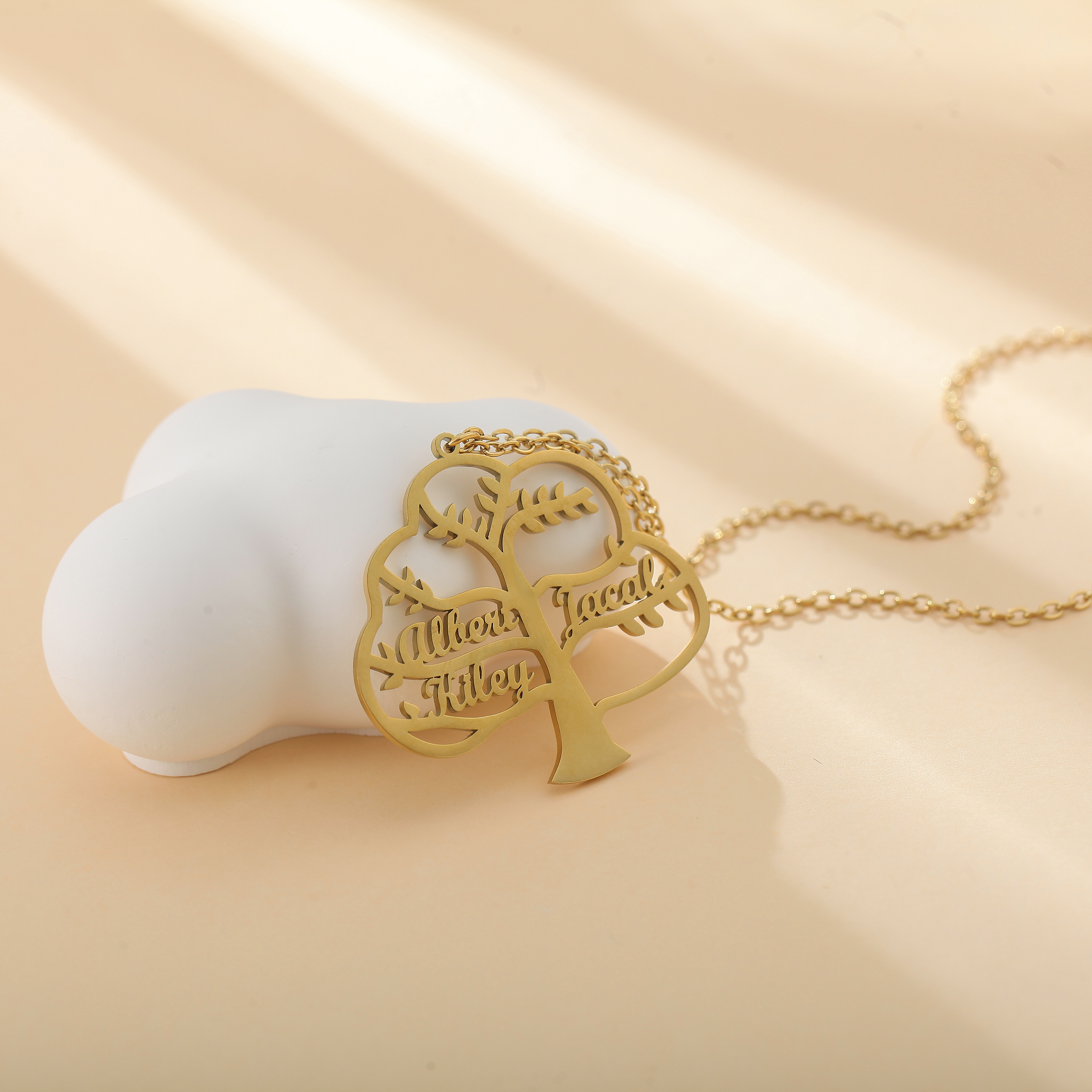 Custom Name Tree for Family Members to Embrace Happiness&Warmth