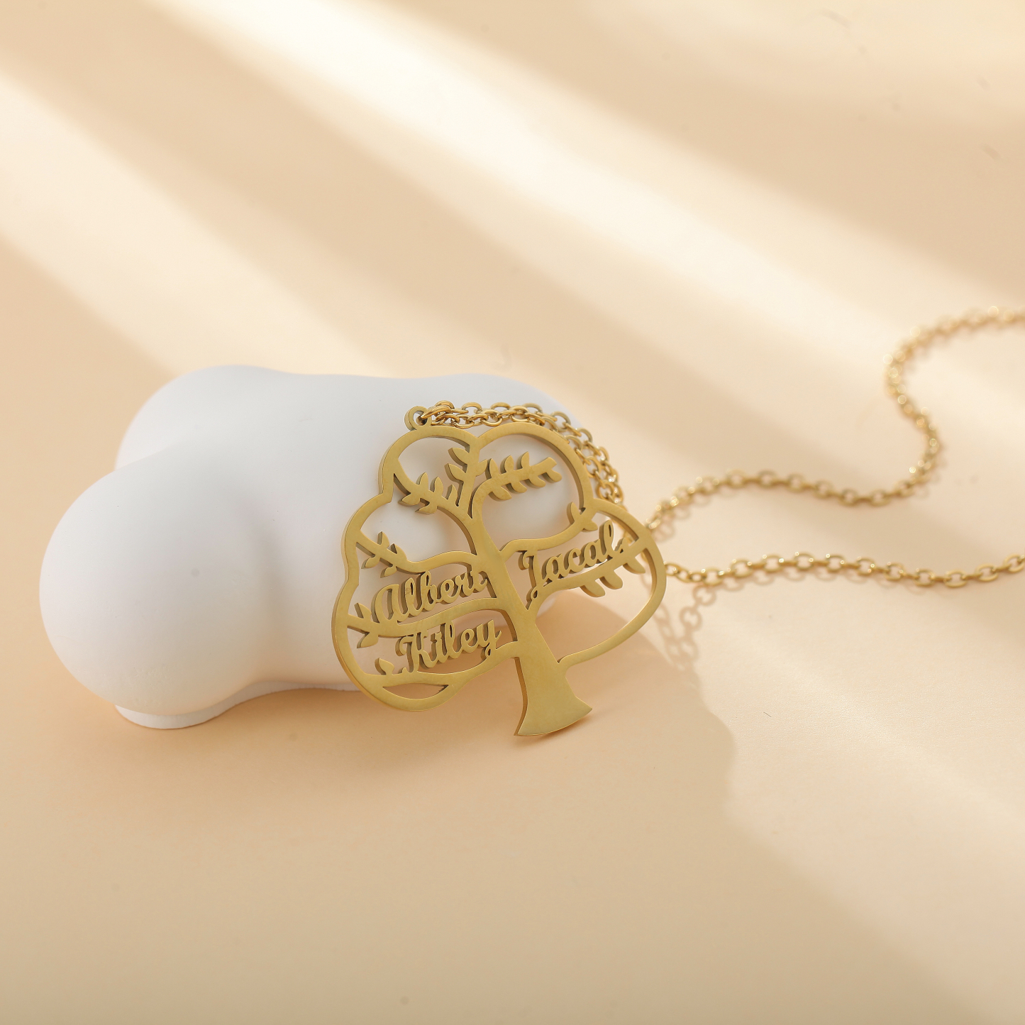 Custom Name Tree for Family Members to Embrace Happiness&Warmth