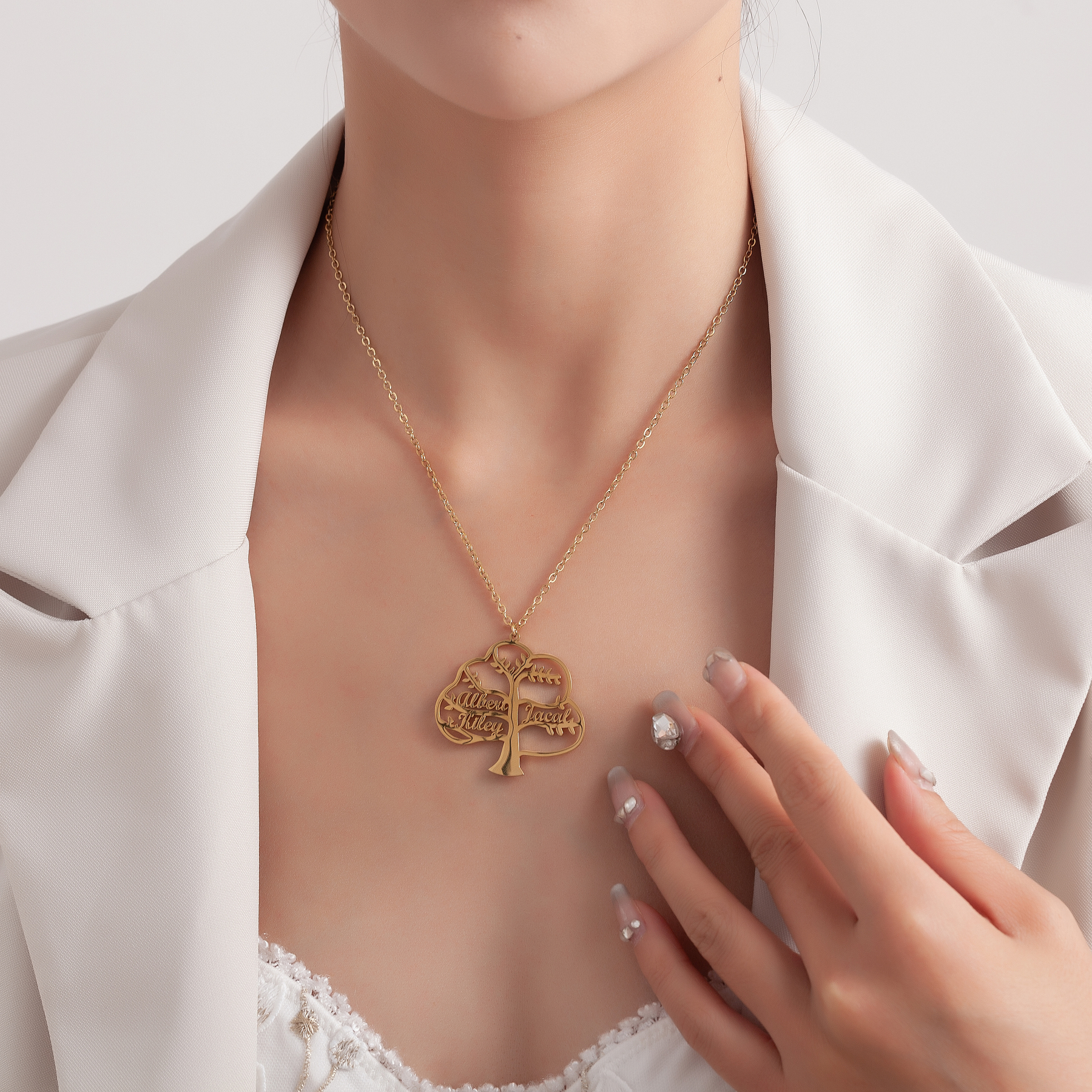 Custom Name Tree for Family Members to Embrace Happiness&Warmth