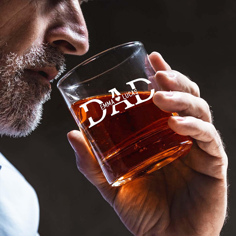 Custom Dad Whiskey Glass with Kid Names Fathers Day Gifts Personalised Engraved Glass Gifts for Grandpa