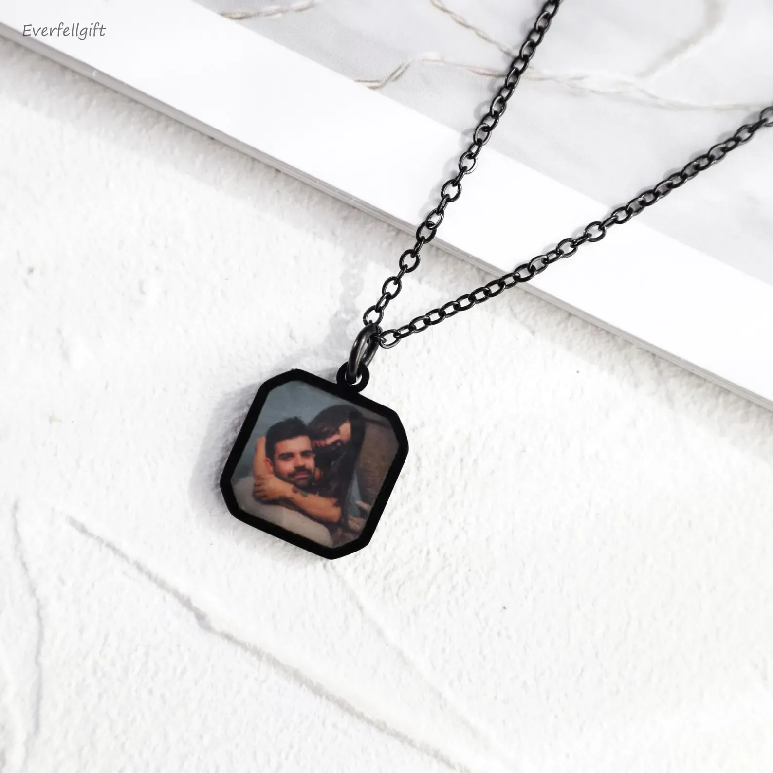 Personalised Heat-Activated Magic Necklace Custom Thermochromic Photo