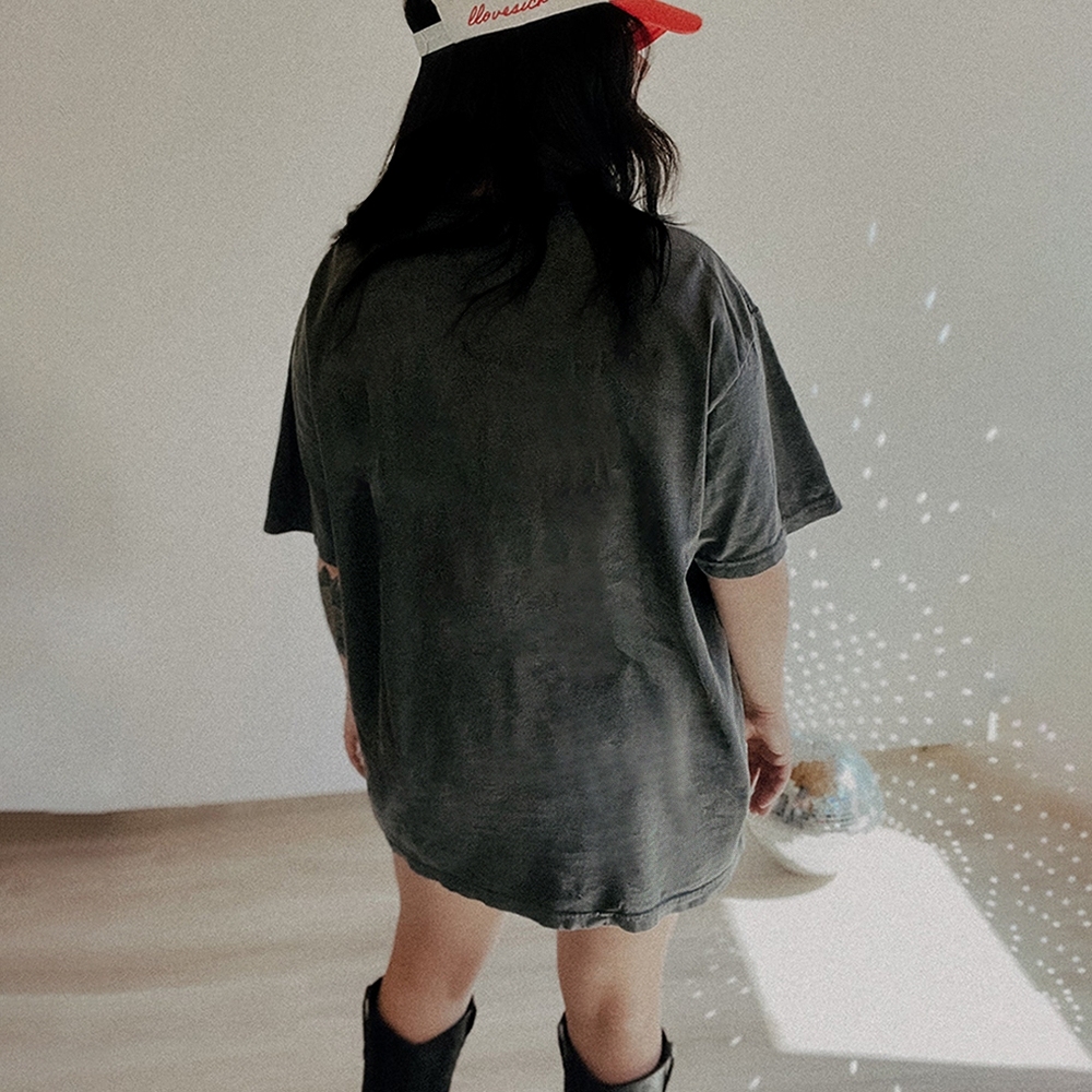 Use Your Noodle Vintage Snowflake Washed T-Shirt-moweekender